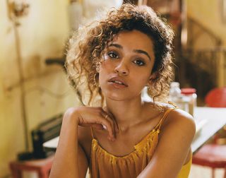 IZZY BIZU