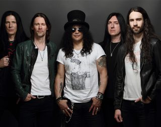 SLASH Featuring MYLES KENNEDY AND THE CONSPIRATORS